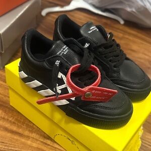 Off-White Kids Sneakers in Black with Red Tag